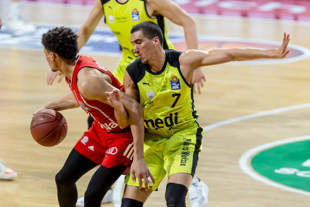 高龄夺冠新 高龄夺冠新