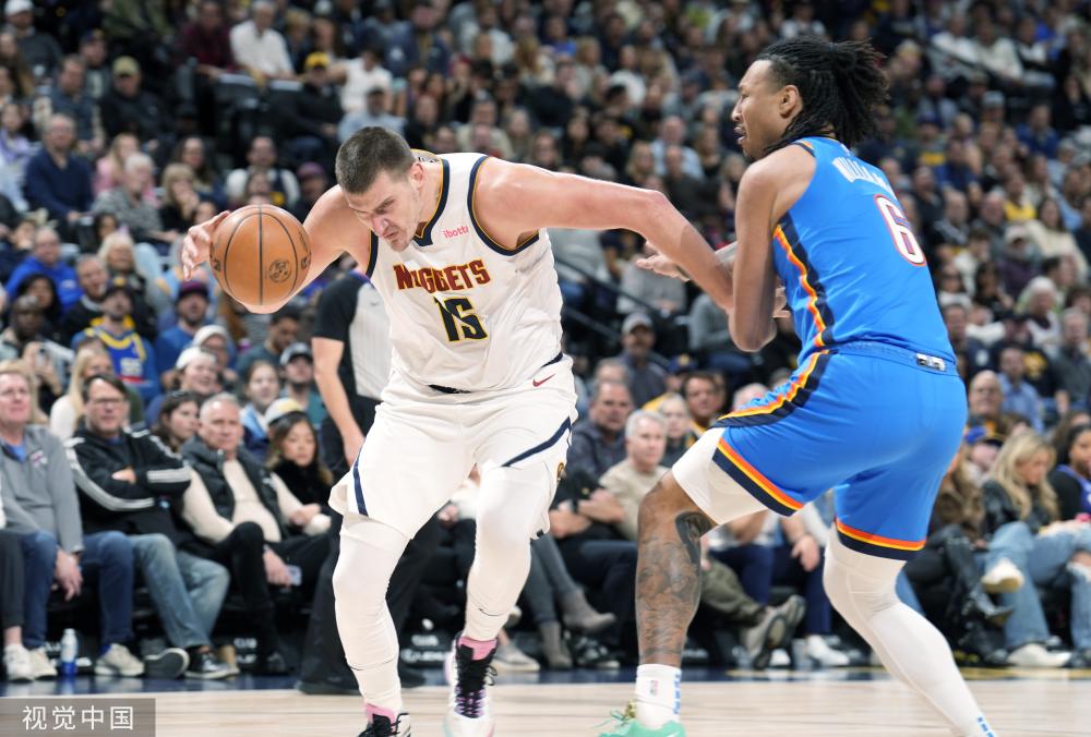 一版更偏向 一版更偏向