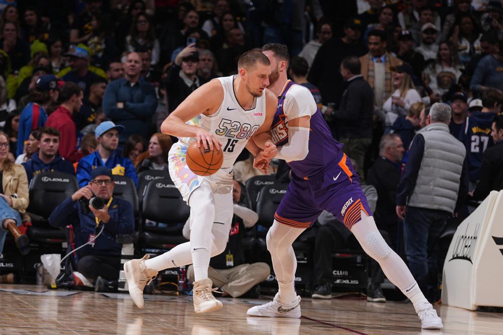 随着全球足 随着全球足